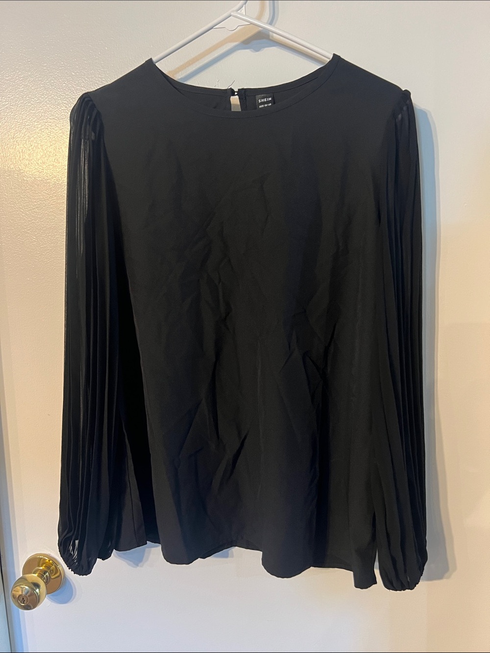SHEIN Black Long-Sleeve Pleated Sleeve Blouse